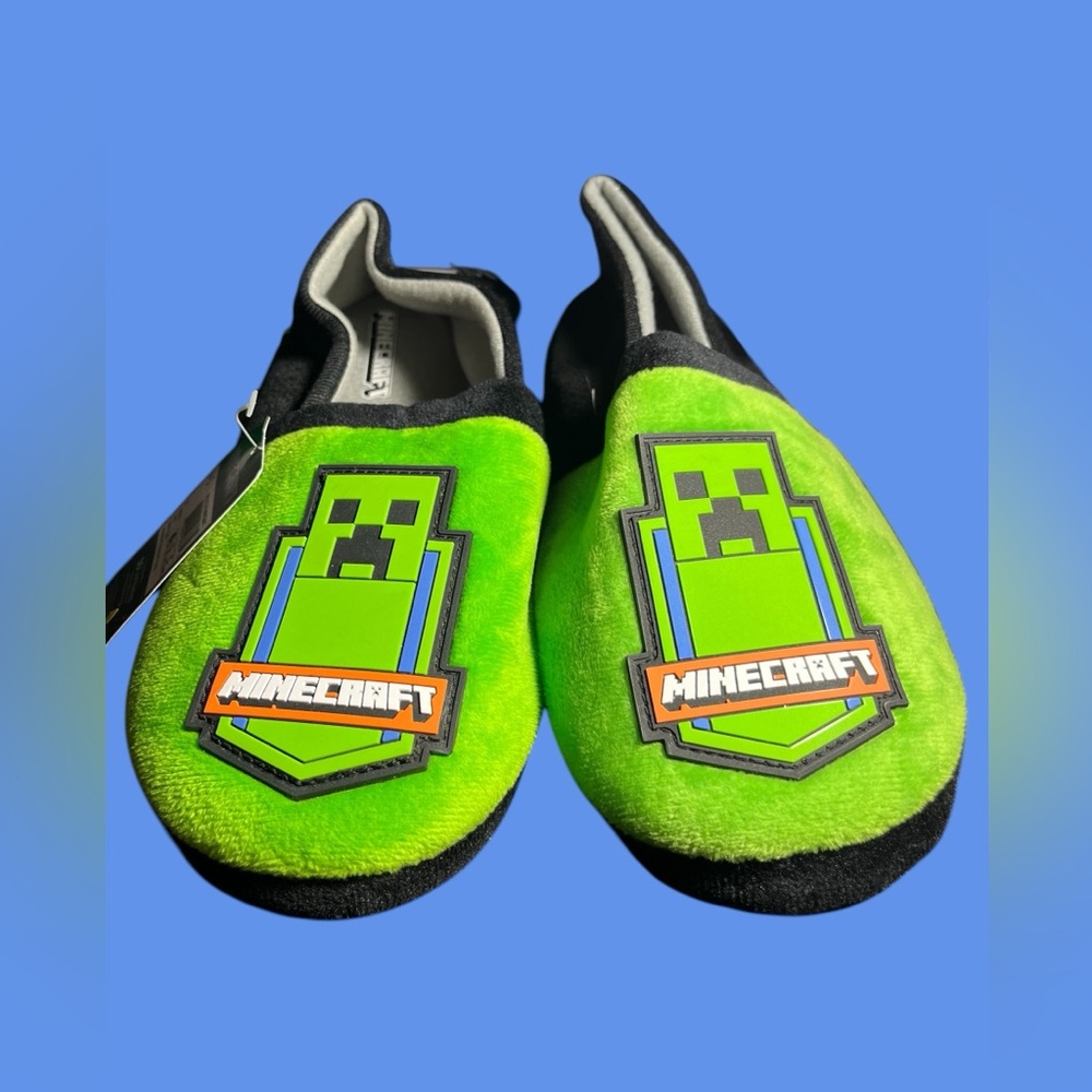 Boys Mindcraft Slippers NWT